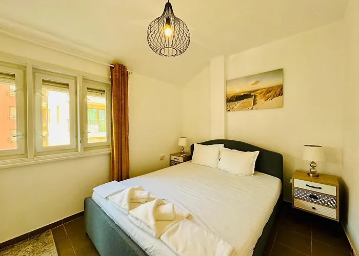 Toni House 507 Marina Daire